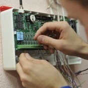 Установка охранной сигнализации